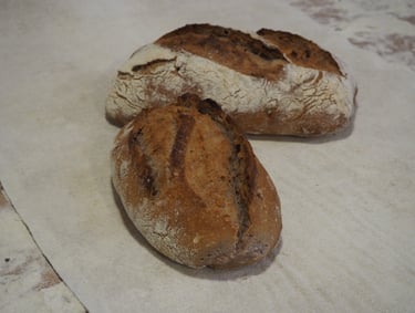 Pain noix, boulangerie mobile Perlimpinpains, St André d'Embrun, Hautes Alpes