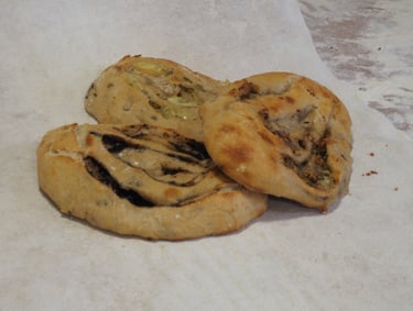 Fougassses variées, boulangerie mobile Perlimpinpains, St André d'Embrun, Hautes Alpes