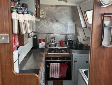 galley wind shift sailing adventure yacht