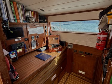 navigation station wind shift sailing adventure yacht