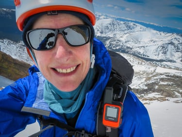Lisa Foster wearing the Garmin inReach Mini 2 in Rocky Mountain National Park