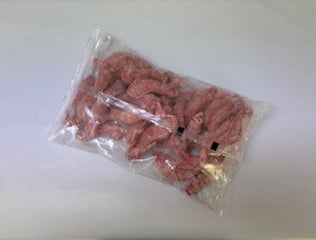 vakuumiertes Produkt, tiefgekühlte Fleischstücke; Hähnchenhals