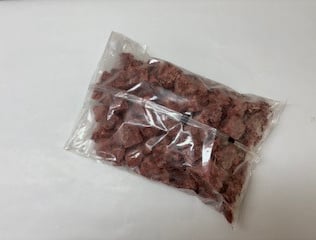 vakuumiertes Produkt, tiefgekühlte Fleischstücke; Pferdeinnereien