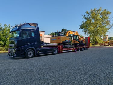 trasporto Vercelli Piemonte di mezzi pesanti Gru Escavatrici in tempo breve e a basso costo