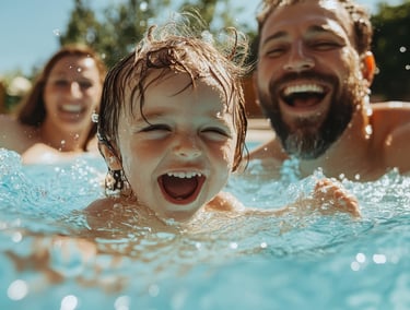 FAmília brincando na piscina