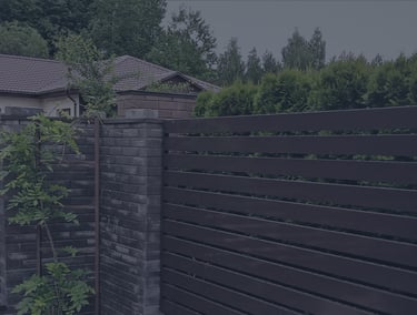tvoros iš GA90 aliuminio profilių, išdėstytų horizonataliai