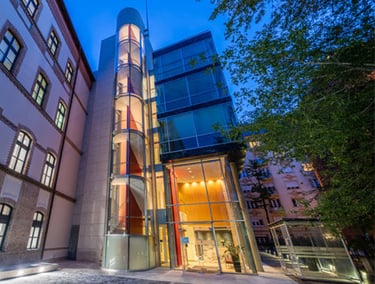 Transparent matters - the NBC office building