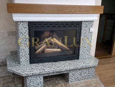 Камін з покостівського граніту