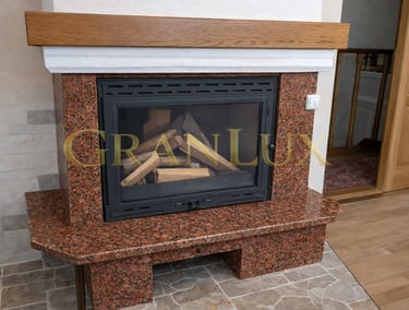 Камін з капустинського граніту