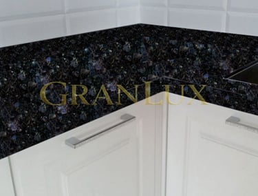 Стільниця з лабрадориту