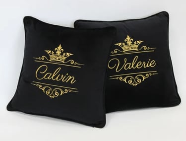 Juodos siuvinėtos pagalvėlės su vardu