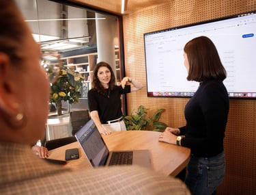 Verslo portretai, prefesionalios foto paslaugos, linkedin nuotraukos, darbuotojų, komercinė fotosesija. fotografas Vilniuje