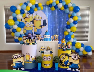 Aluguel de decoração infantil Minions na Freguesia do Ó com mesa decorada temática