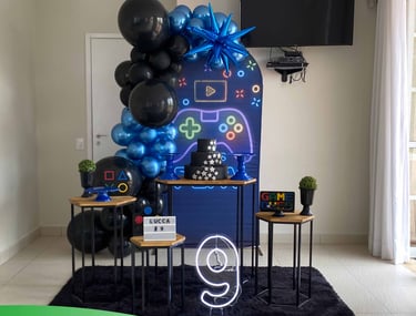 Decoração infantil Games azul e preto com painel gamer na Freguesia do Ó SP.