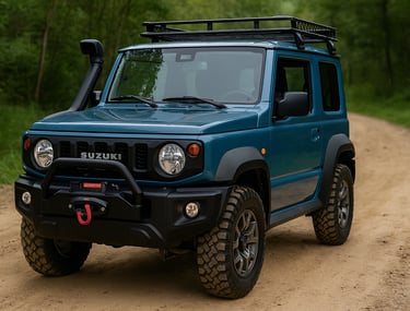 Suzuki Jimny azul preparado para trilhas, com pneus off-road e acessórios off-road robustos.