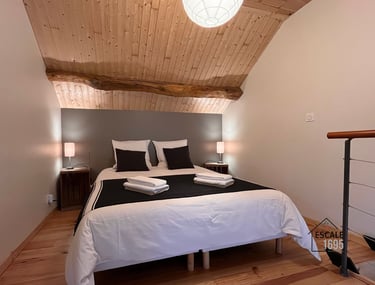 26 01 ESCALE 1695 Chambre PISTE NOIRE lit DOUBLE FL