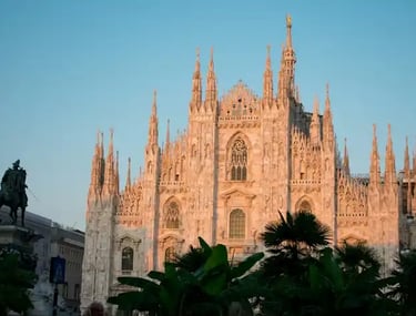 Milan Duomo and historic city center private tour from Switzerland