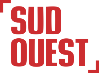 Logo officiel du journal Sud Ouest, avec un texte rouge gras sur fond blanc.