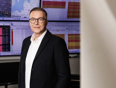 Profesionalūs verslo, linkedin portretai Vilniuje Kaune, dalykinė fotografija, asmeninis įvaizdis studijoje, darbo vietoje