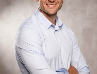 Profesionalūs verslo, linkedin portretai Vilniuje Kaune, dalykinė fotografija, asmeninis įvaizdis studijoje, darbo vietoje