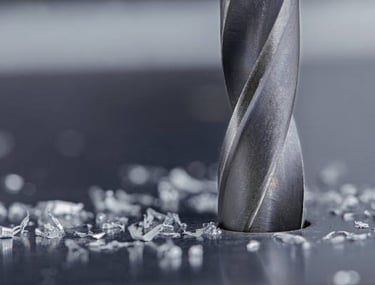 Wiercenie otworu w metalu