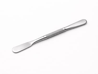 Metal wax applicator for smooth and even wax application, professional waxing tool