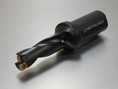 Broca con inserto intercambiable