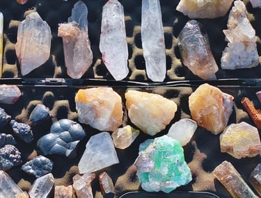 Cristales crudos con puntas de cuarzo