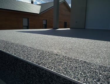 terrasse en tapis de marbre moquette de pierre