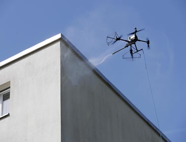 fasado plovimas dronu