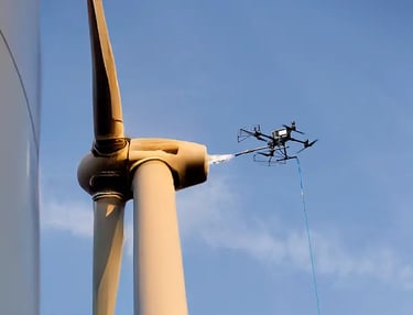 vėjo jėgainių plovimas dronu