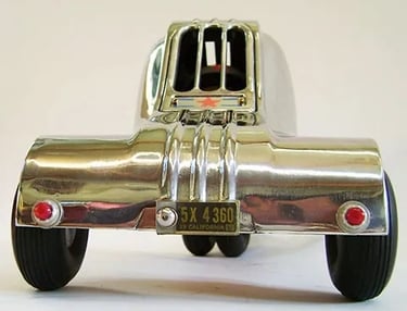 Assemblage car sculpture named Teardrop by artist Tal Avitzur, image 1.