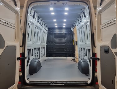 VW Crafter faneravimas