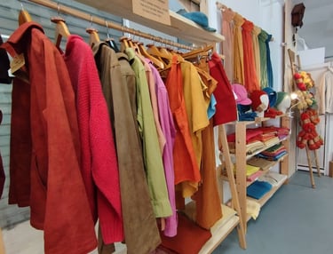 creations artisanales oogaya, vetements en teinture vegetale