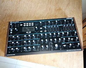 Novation Peak: Hybrid analogue synthesizer.