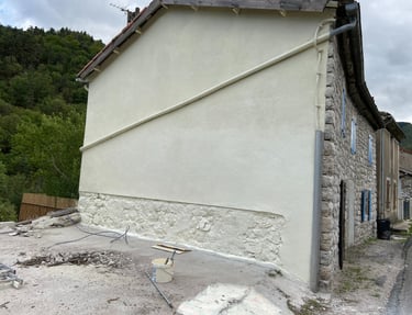 Peinture exterieur sur maison en rénovation
