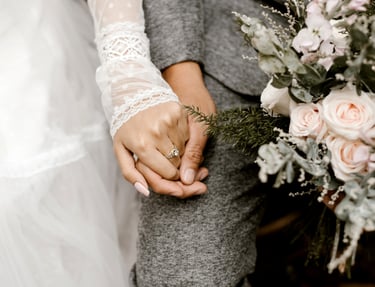 anello coppia sposi in villa Marce