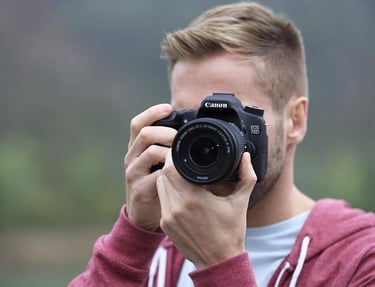 Canon DSLR camera & zoom lens available on rent at Satpura national park
