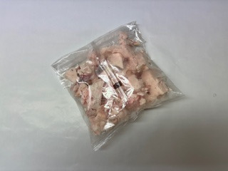 vakuumiertes Produkt, tiefgekühlte Fleischstücke; Pferdefett