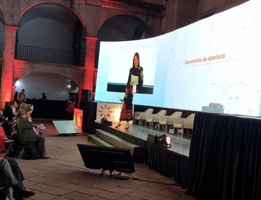 renta de pantalla led y traducción simultanea