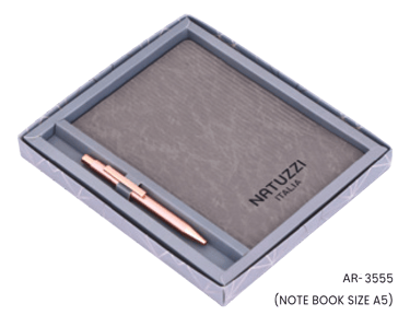 Set of pen & notebook