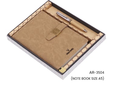 Set of pen & notebook