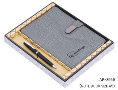 Set of pen & notebook