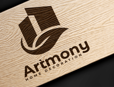 Logo décoration intérieure gravé sur une surface en bois pour une marque de design d'intérieur
