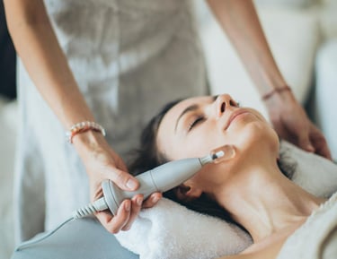 Dr Seema Sheen Aesthetics Hydra Medi-facial