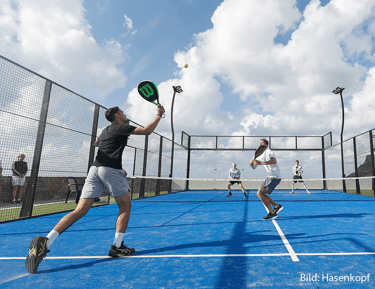 ملاعب بادل وارضيات صناعية