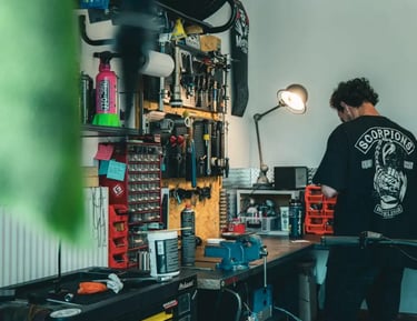 image du chef faisant l&amp;amp;amp;amp;amp;amp;amp;#x27;entretien de vos vélos 