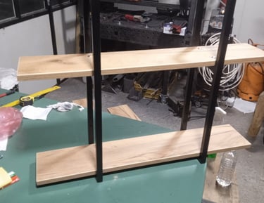 drvometal, drvo metal, nameštaj, police, stolovi, stolice, ograde, ograda, kapija