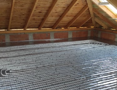 ogrzewanie podłogowe na poddaszu