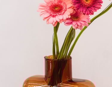 Photo commerciale dun vase avec des fleurs